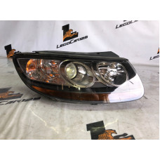 Фара передняя правая Hyundai Santa Fe D4EB 2006